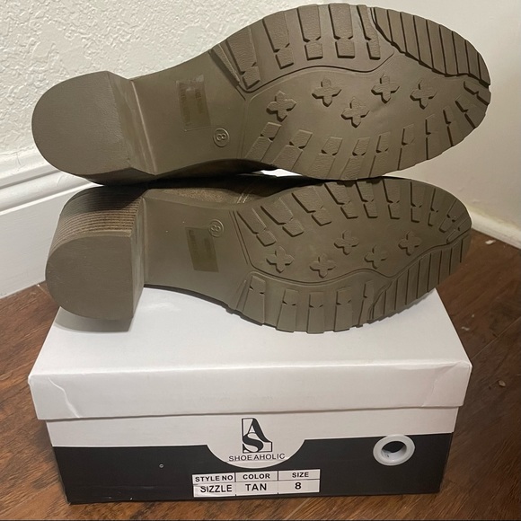 NWT Shoeaholic Sizzle Ankle Boots Tan Size 8 - Picture 14 of 14